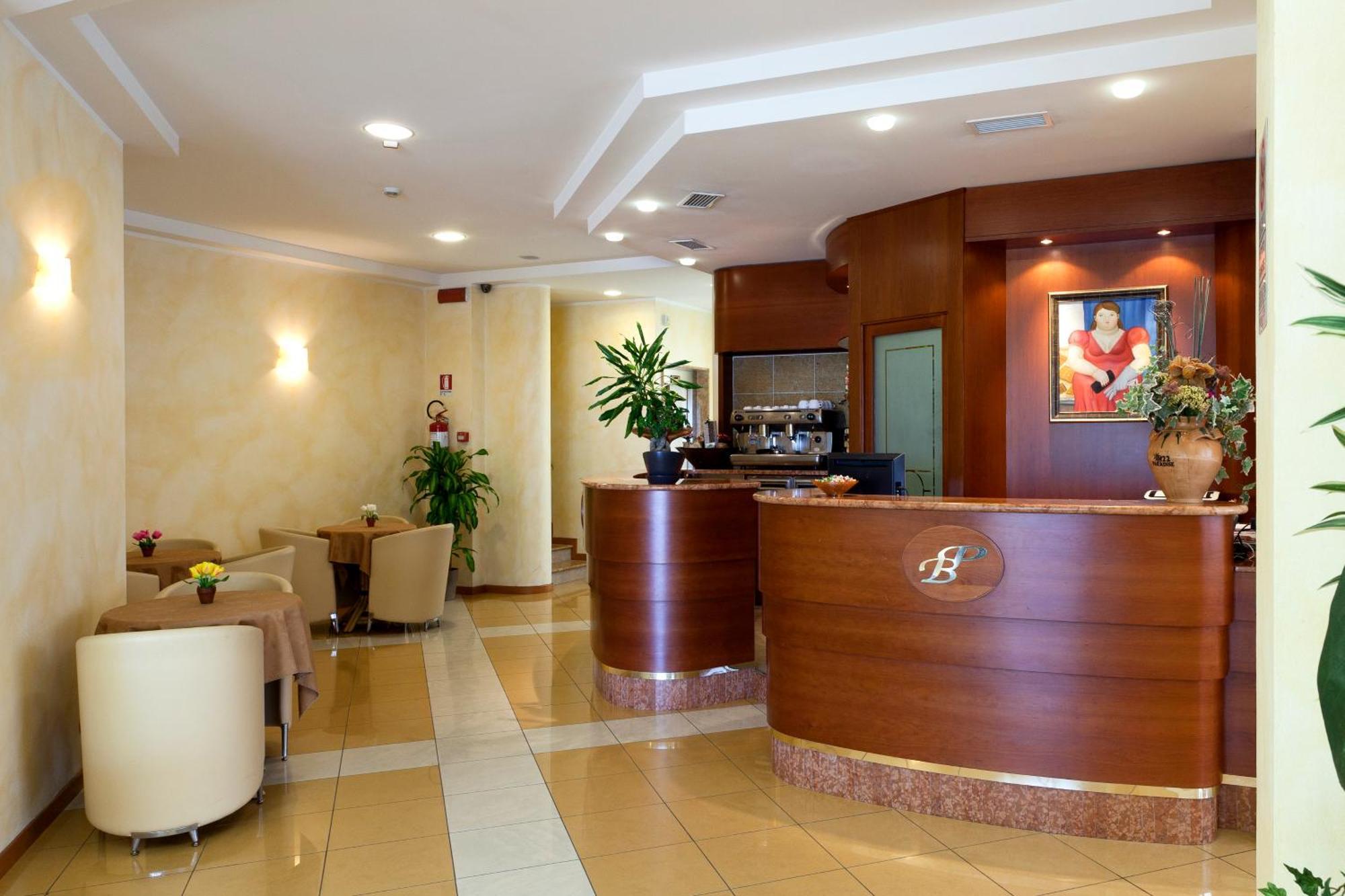 Hotel Palm Beach B&B Sea View Rimini Bagian luar foto